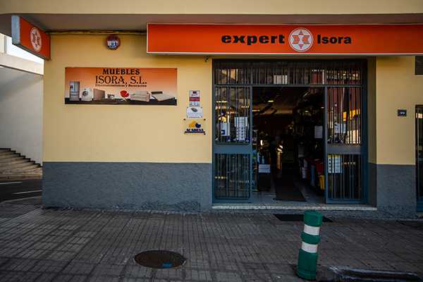 Fotografia tomada fuera de Muebles Isora, S.L. - Tienda de muebles en Guía de Isora, Santa Cruz de Tenerife