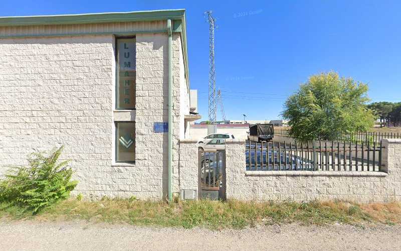 Fotografia tomada fuera de Lumaher - Tienda de armarios en Íscar, Valladolid