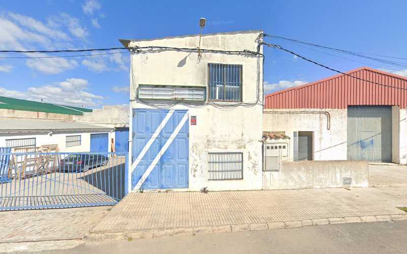 Fotografia tomada fuera de Construcciones Metálicas Tegama SL - Carpintería metálica y de aluminio en Ibros, Jaén