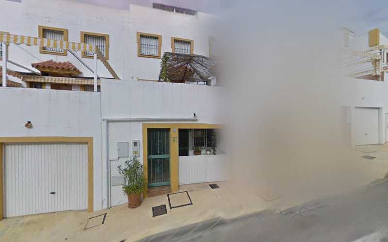 Fotografia tomada fuera de Guerrero Carpinteros - Carpintero en Marbella, Málaga