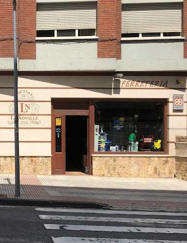 Fotografia tomada fuera de Ferretería La Novalle - Ferretería en Grado, Asturias