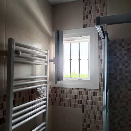 Fotografia tomada fuera de Pvc y aluminios ACM - Carpintería metálica y de aluminio en Gines, Sevilla