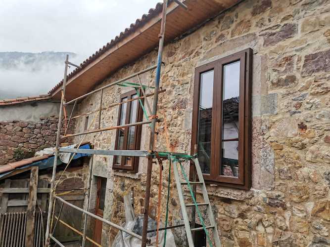 Fotografia tomada fuera de Pronacasa - Fábrica de puertas en Gijón, Asturias