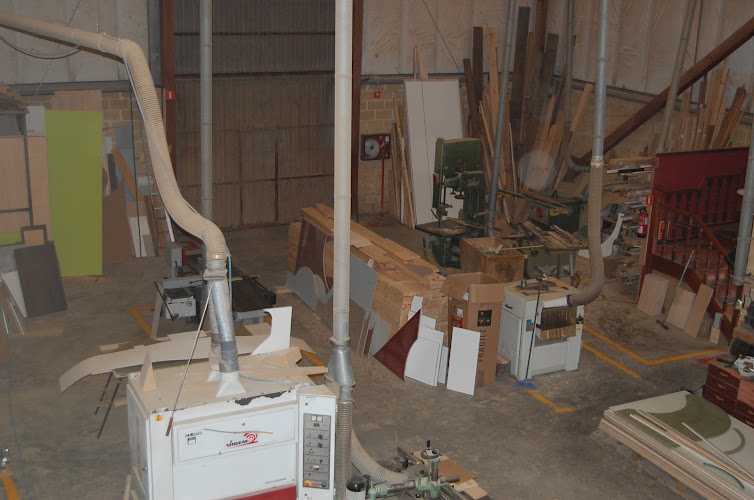 Fotografia tomada fuera de Ebanistería YSARA S.L. - Tienda de armarios en Gijón, Asturias