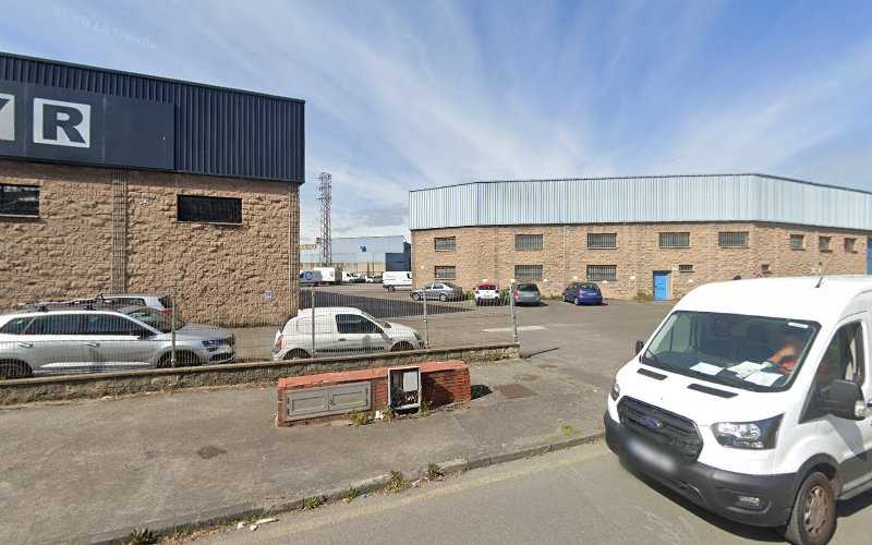 Fotografia tomada fuera de Puertas Maper - Carpintería en Gijón, Asturias