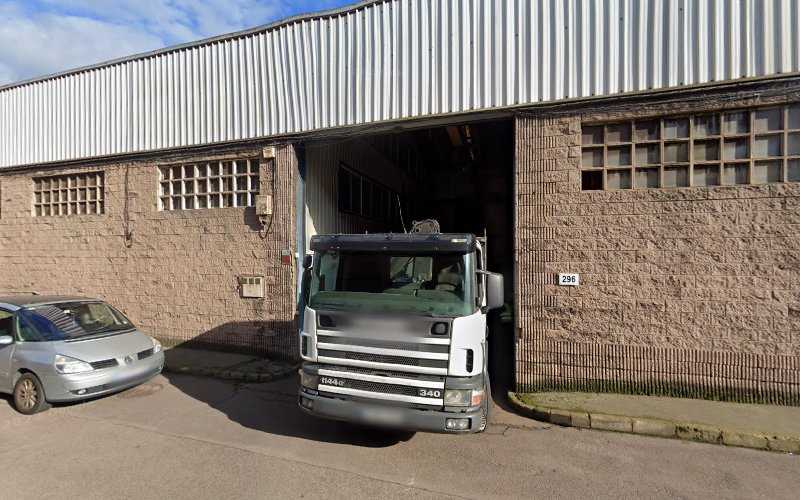 Fotografia tomada fuera de Talleres Luanfer S.L.L. - Carpintero en Gijón, Asturias