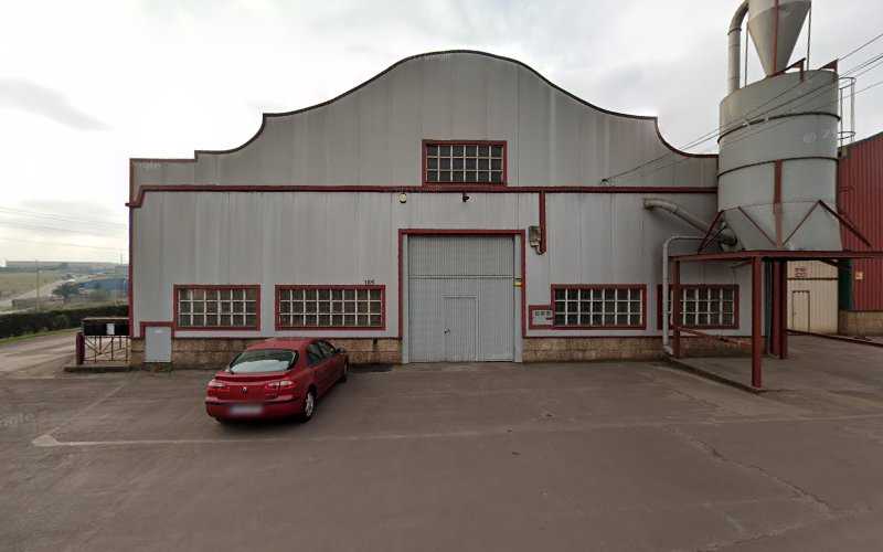 Fotografia tomada fuera de Ebanistería Alfonso Río S.L. - Ebanista en Gijón, Asturias