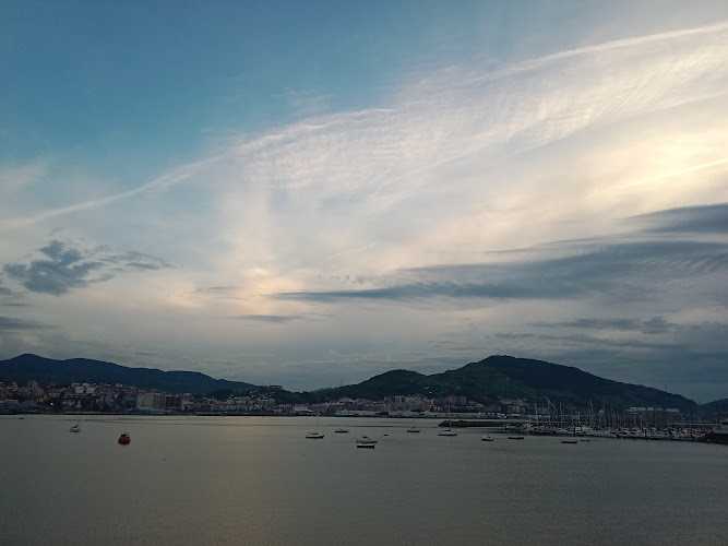 Fotografia tomada fuera de Estructuras Inoxidables Getxo - Carpintería metálica y de aluminio en Getxo, Vizcaya