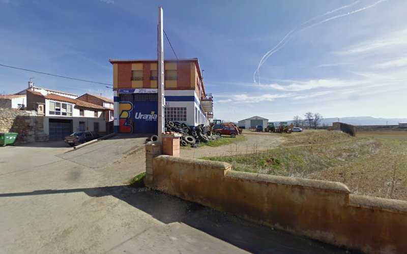Fotografia tomada fuera de Taller Hijos de Jesús Rillo - Taller mecánico en Perales del Alfambra, Teruel
