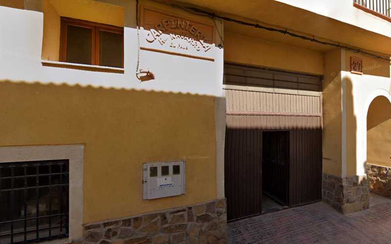 Fotografia tomada fuera de Hermanos Navarro C.B. - Tienda de armarios en Motilla del Palancar, Cuenca