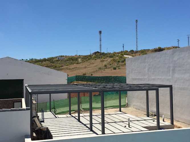 Fotografia tomada fuera de Metalistería y Remolques Castillo - Carpintería metálica y de aluminio en Moraleda de Zafayona, Granada