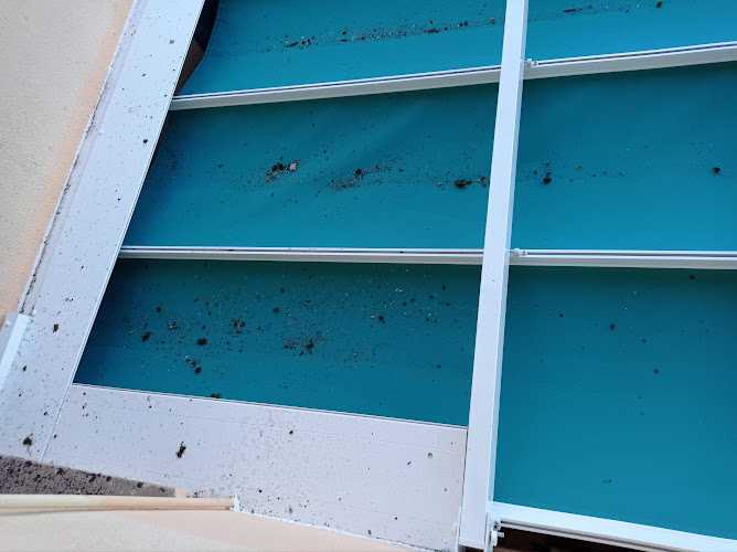 Fotografia tomada fuera de Aluminios Montornés SL - Carpintería metálica y de aluminio en Montornès del Vallès, Barcelona