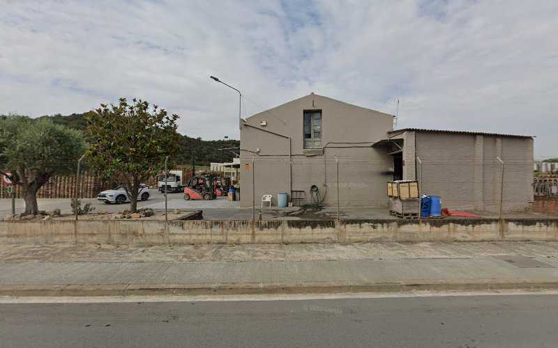 Fotografia tomada fuera de Ebanistería Bagar - Interiorista en Montornès del Vallès, Barcelona