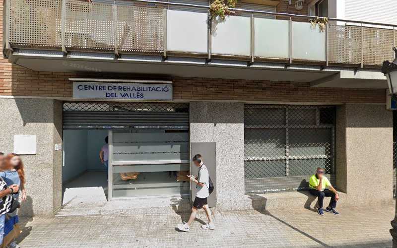 Fotografia tomada fuera de Don Aluminio Los González S L - Carpintería metálica y de aluminio en Montornès del Vallès, Barcelona