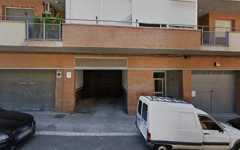 Fotografia tomada fuera de Madera Renovada - Carpintería en Montornès del Vallès, Barcelona