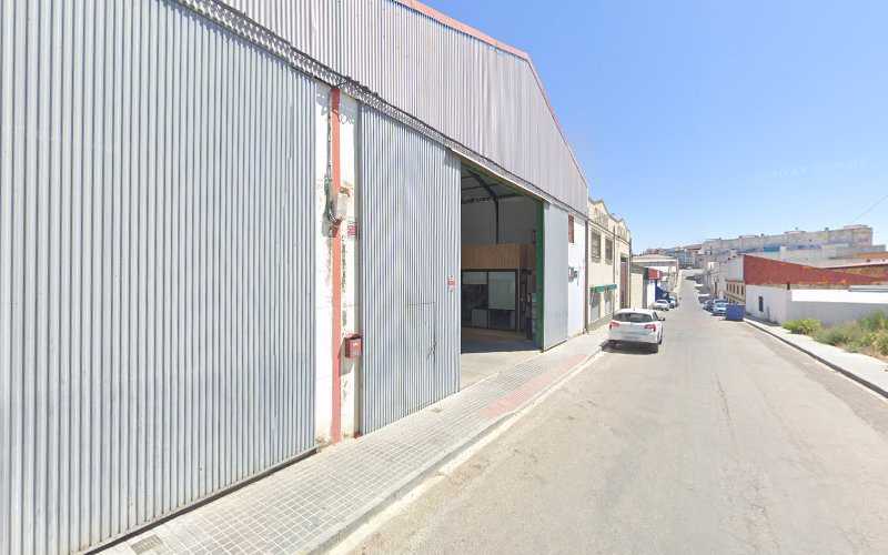 Fotografia tomada fuera de Montalpema - Carpintería metálica y de aluminio en Montalbán de Córdoba, Córdoba