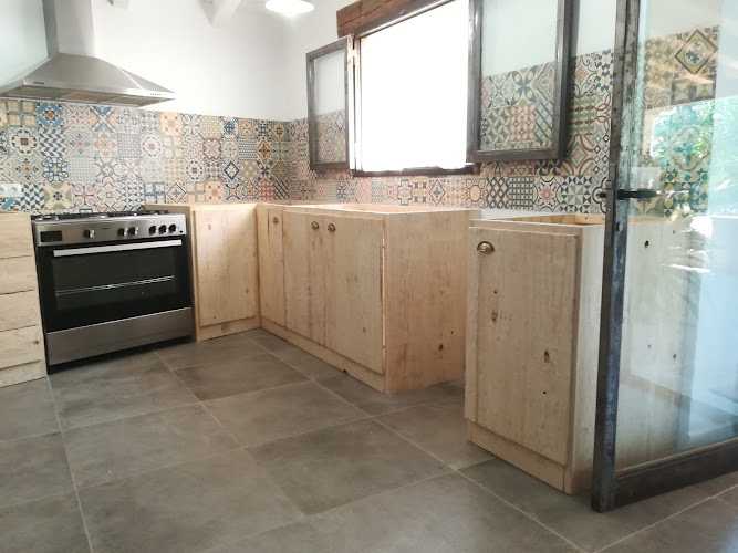 Fotografia tomada fuera de Fusteria Lloret - Carpintería en Lloret de Vistalegre, Baleares