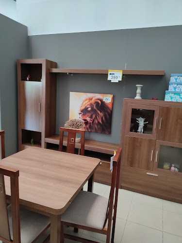 Fotografia tomada fuera de Rapimueble - Tienda de muebles en La Virgen del Camino, León