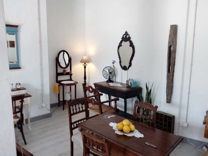 Fotografia tomada fuera de Ebanistería Pedro e Hijos Design. Diseño, creación y restauración de muebles - Ebanista en Órgiva, Granada