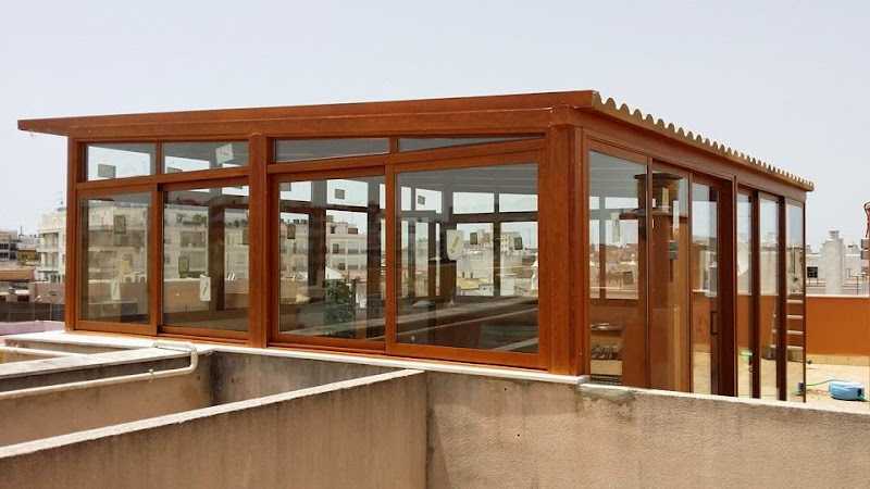 Fotografia tomada fuera de Alusherry Ventanas y Cerramientos - Carpintería metálica y de aluminio en Jerez de la Frontera, Cádiz