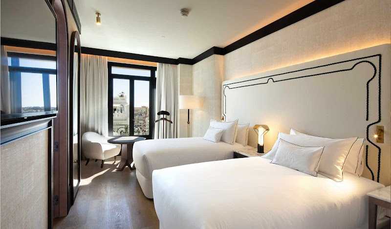 Fotografia tomada fuera de Ventanas de madera Mallorca - Torinco - Proveedor de ventanas en Pont d'Inca, Baleares