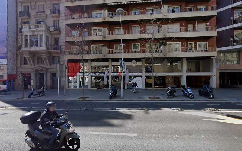 Fotografia tomada fuera de actual armarios - Fabricant de mobles en Barcelona, Barcelona