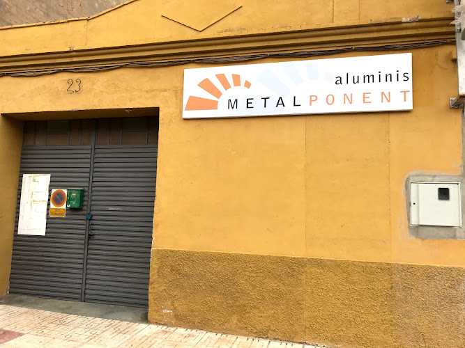 Fotografia tomada fuera de Metalponent S C P - Carpintería metálica y de aluminio en Corbera d'Ebre, Tarragona