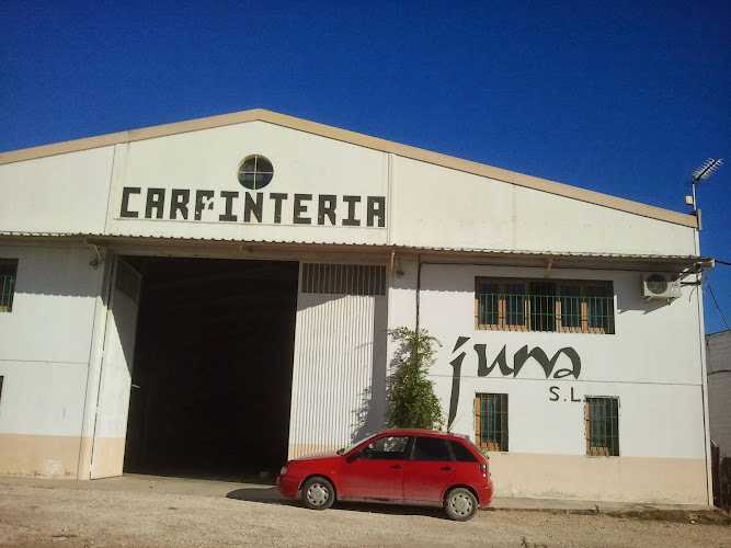 Fotografia tomada fuera de Carpintería Juna S.L. - Empresa maderera en Castro del Río, Córdoba