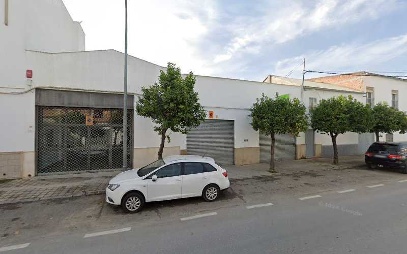 Fotografia tomada fuera de Enrique Molina Costa - Carpintería metálica y de aluminio en Castro del Río, Córdoba