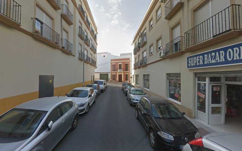 Fotografia tomada fuera de Nicolás Ferrari Pérez - Fábrica de muebles en Alcalá del Río, Sevilla