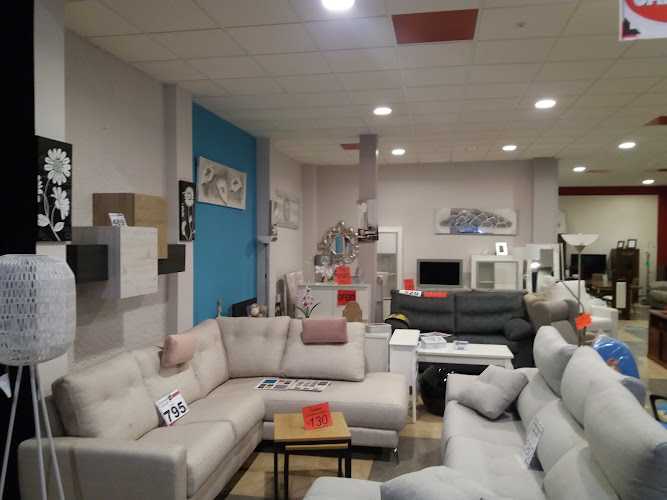 Fotografia tomada fuera de Muebles G3 - Fábrica de muebles en La Zarza, Badajoz