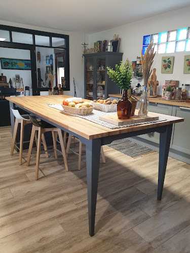 Fotografia tomada fuera de González Maderas - Tienda de armarios en Ameán, Orense