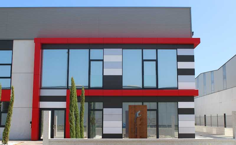 Fotografia tomada fuera de Augusto Rodríguez Rodríguez S.L. - Carpintería metálica y de aluminio en Guntimil, Orense