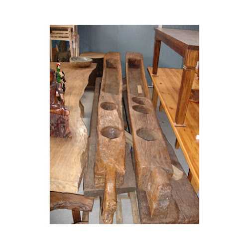 Fotografia tomada fuera de Muebles Ricardo Prieto - Muebles de Importación - Fábrica de muebles en Vilar de Santos, Orense