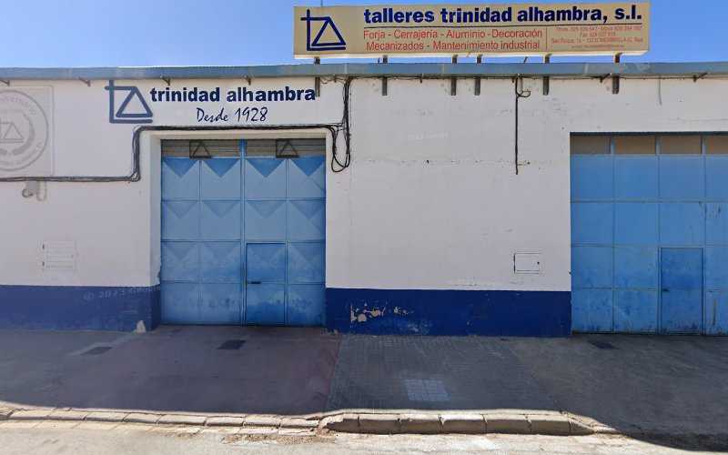 Fotografia tomada fuera de Talleres Trinidad Alhambra S.L. - Cerrajero en Membrilla, Ciudad Real