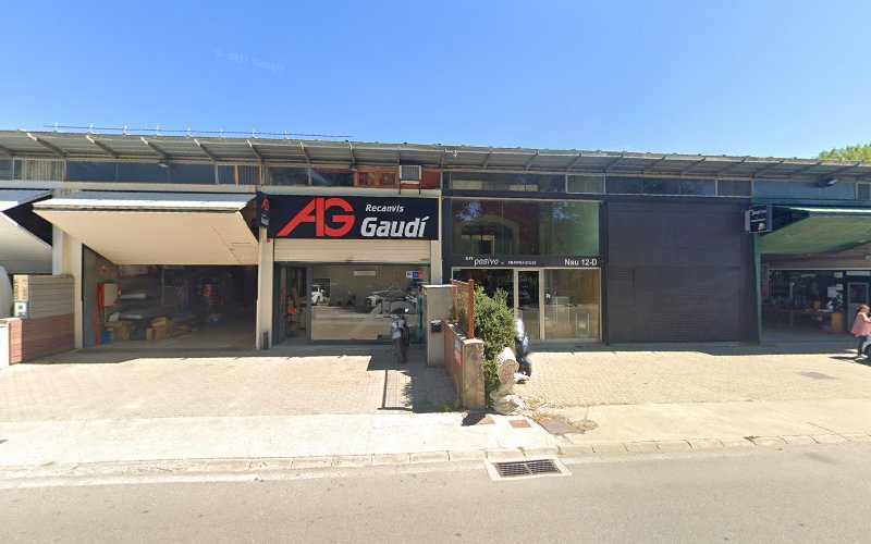 Fotografia tomada fuera de Fusteria Pi Negre - Tienda de armarios en Puigcerdà, Girona