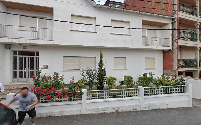 Fotografia tomada fuera de FERNANDEZ DECORACION - Tienda de artículos para el hogar en Portonovo, Pontevedra