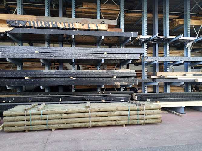 Fotografia tomada fuera de Maderas Girón - Almacén en Plasencia, Cáceres