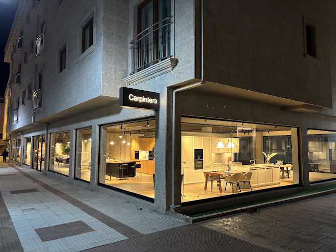 Fotografia tomada fuera de Carpinters Tienda cocina - Tienda de muebles de cocina en Arteixo, A Coruña