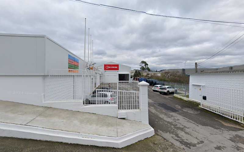 Fotografia tomada fuera de Aluminios Sanjurjo - Aluminier Technal - Carpintería metálica y de aluminio en Arteixo, A Coruña