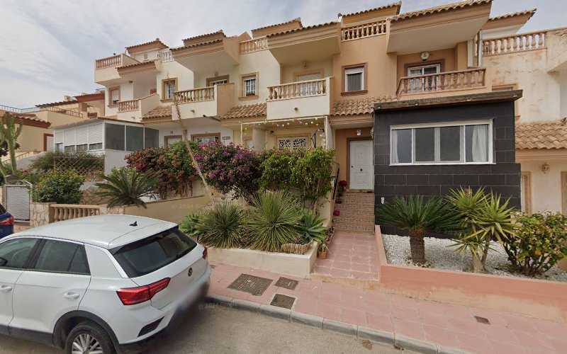 Fotografia tomada fuera de Indaperfil - Carpintería metálica y de aluminio en Palomares, Almería