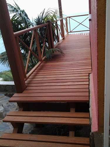 Fotografia tomada fuera de FUSTAM - Carpintería en Palafolls, Barcelona