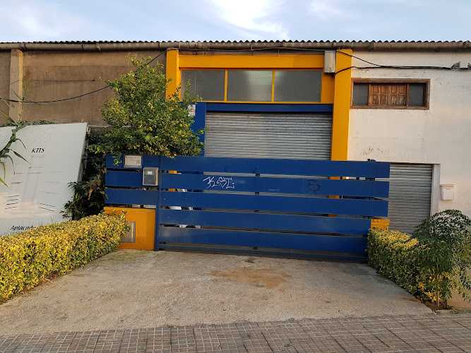 Fotografia tomada fuera de Serralleria I Aluminis Palafolls - Carpintería metálica y de aluminio en Palafolls, Barcelona