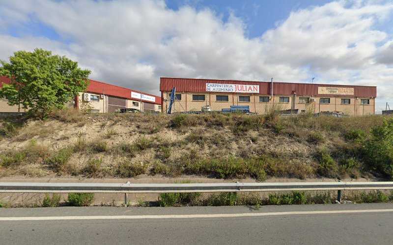 Fotografia tomada fuera de Carpinteria De Aluminio Julian - Fábrica en Oyón-Oion, Álava
