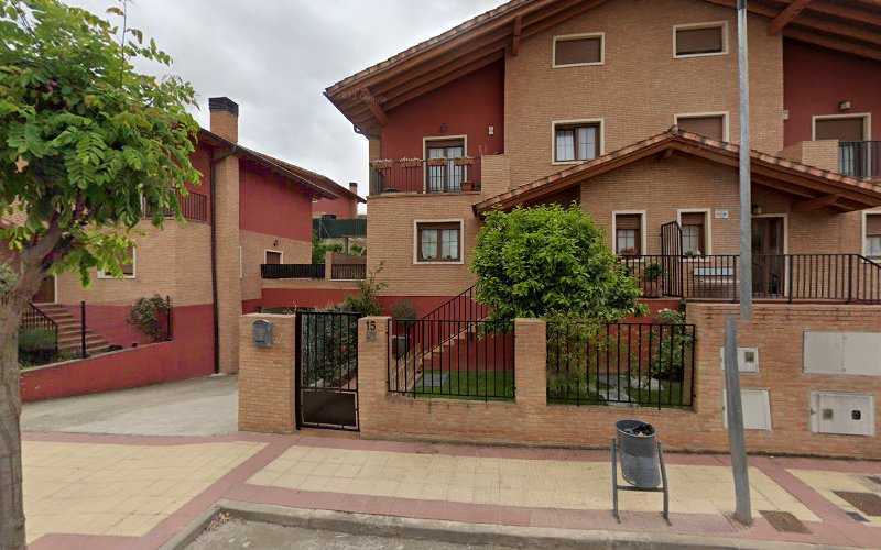 Fotografia tomada fuera de Javier Arguiñariz San Martín - Tienda de muebles en Oyón-Oion, Álava