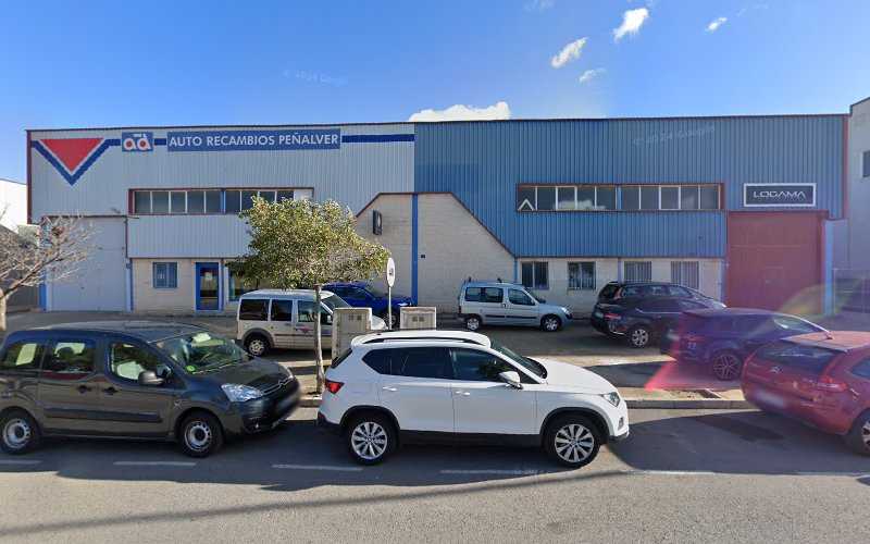 Fotografia tomada fuera de TAPIZADOS LOGAMA - Carpintería en Yecla, Murcia