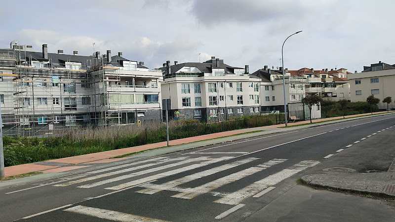 Fotografia tomada fuera de Industrias y Obras López Cartelle, S.L. - Carpintería en Ares, A Coruña