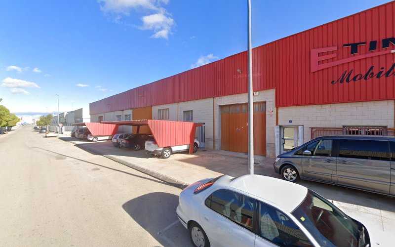 Fotografia tomada fuera de ETIMOE BARNIZADO Y DECORACION - Comercio en Yecla, Murcia