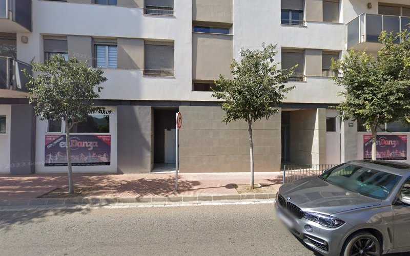 Fotografia tomada fuera de Artés Madera Moll - Tienda de armarios en Xàbia, Alicante