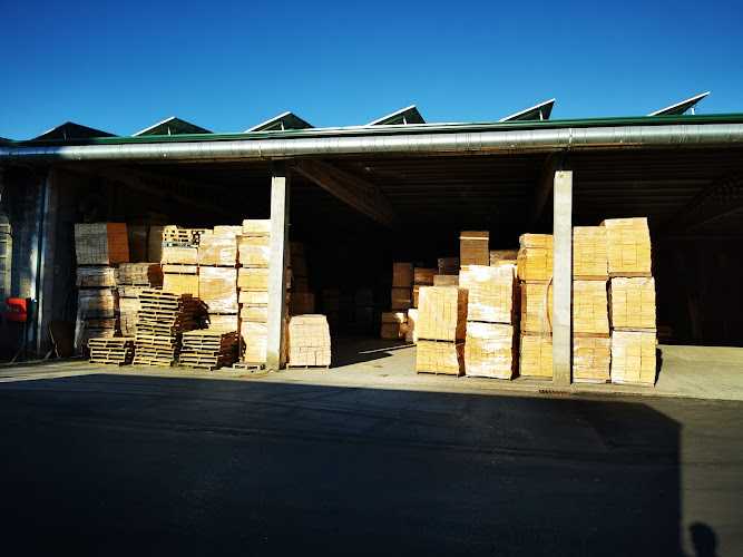 Fotografia tomada fuera de Maderas Ornanda, S.A. - Carpinteiro en Valcunqueiro, A Coruña